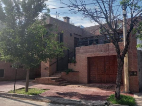 CASA AMPLIA Y CONFORTABLE